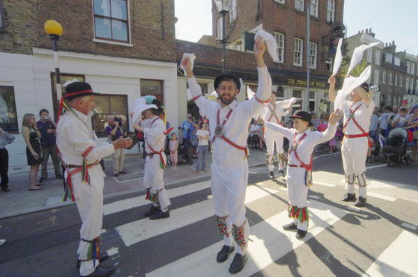 Picture &copy; Peter Marshall, 2004