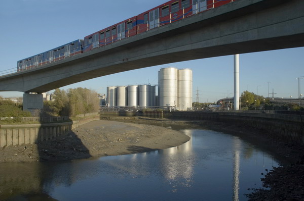 &copy; 2005, Peter Marshall. See caption