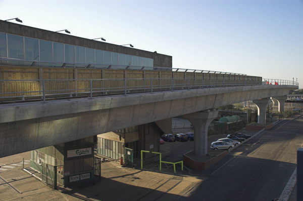 &copy; 2005, Peter Marshall. See caption