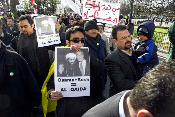 Muslims oppose Samarra bombing. &copy; 2006, Peter Marshall