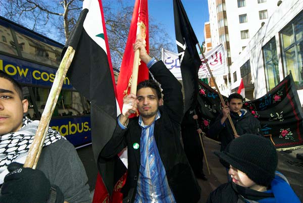 Muslims oppose Samarra bombing. &copy; 2006, Peter Marshall