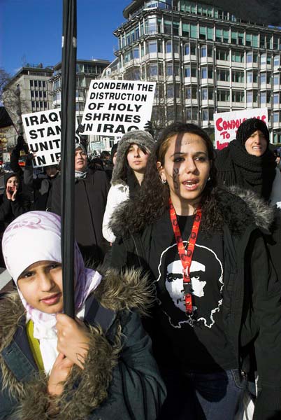 Muslims oppose Samarra bombing. &copy; 2006, Peter Marshall