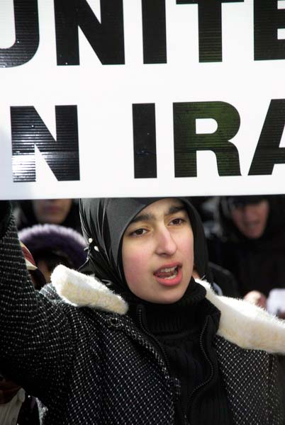 Muslims oppose Samarra bombing. &copy; 2006, Peter Marshall