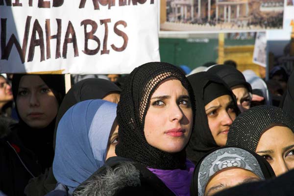 Muslims oppose Samarra bombing. &copy; 2006, Peter Marshall