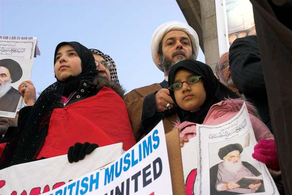 Muslims oppose Samarra bombing. &copy; 2006, Peter Marshall