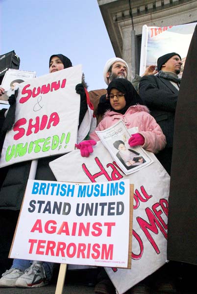 Muslims oppose Samarra bombing. &copy; 2006, Peter Marshall