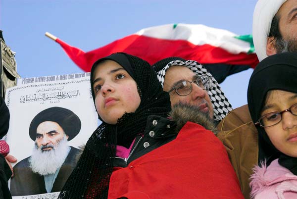 Muslims oppose Samarra bombing. � 2006, Peter Marshall