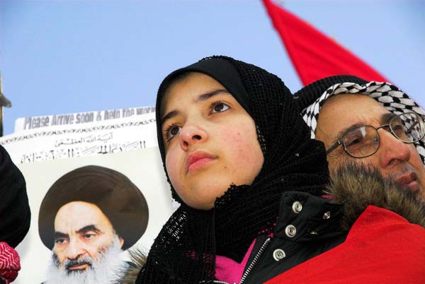 Muslims oppose Samarra bombing. &copy; 2006, Peter Marshall