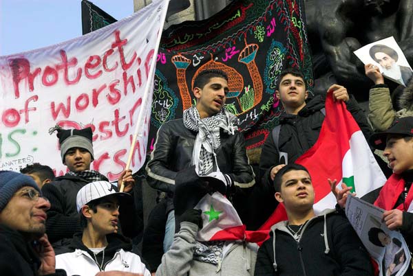 Muslims oppose Samarra bombing. &copy; 2006, Peter Marshall