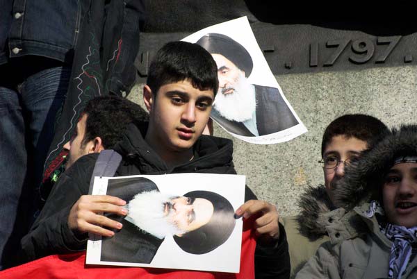 Muslims oppose Samarra bombing. &copy; 2006, Peter Marshall