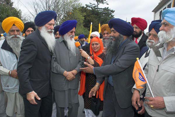 Sikhs celebrate Vaisakhi in Southall &copy; 2006, Peter Marshall
