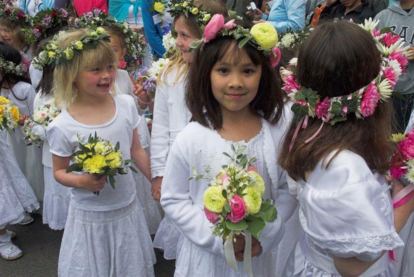 Brentham Centenary May Day Festivities &copy; 2006, Peter Marshall