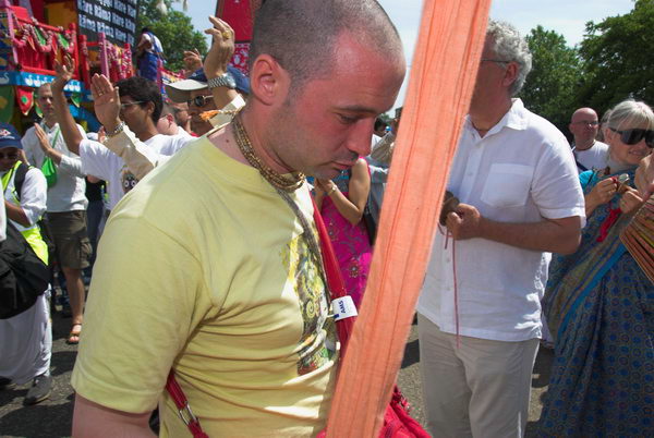 Hare Krishna: Rathayatra &copy; 2006, Peter Marshall