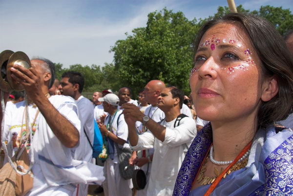 Hare Krishna: Rathayatra &copy; 2006, Peter Marshall