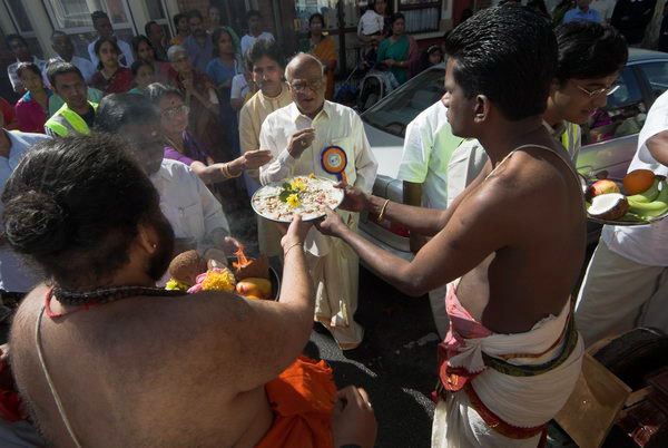 Sri Mahalakshmi Temple Chariot Festival © 2006, Peter Marshall