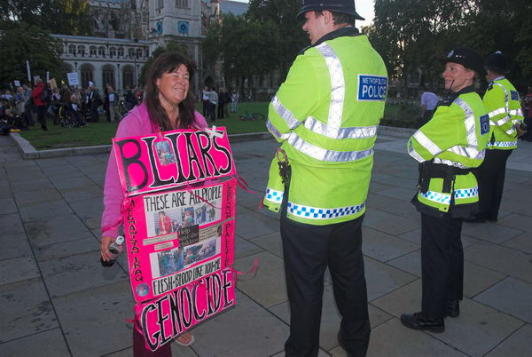 Mass Lone Demo &copy; 2006, Peter Marshall