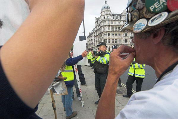 Sack Parliament &copy; Peter Marshall, 2006