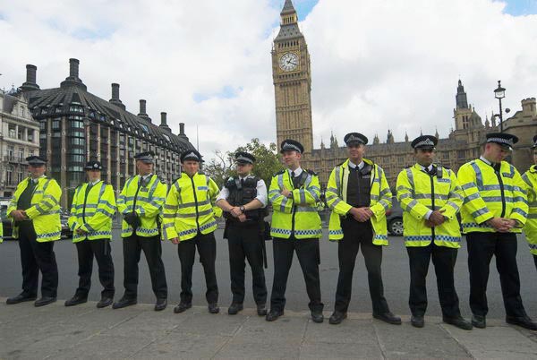 Sack Parliament &copy; Peter Marshall, 2006