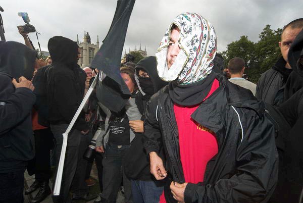 Sack Parliament &copy; Peter Marshall, 2006