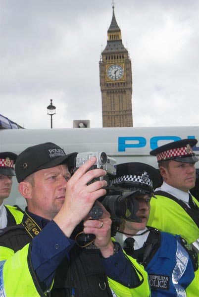 Sack Parliament &copy; Peter Marshall, 2006
