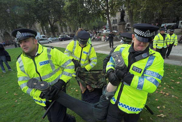 Sack Parliament &copy; Peter Marshall, 2006
