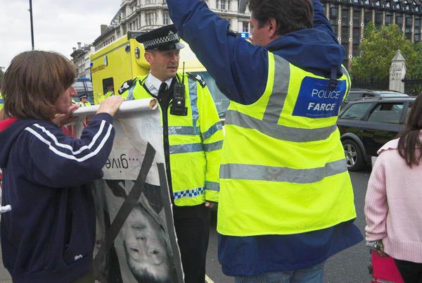 Sack Parliament &copy; Peter Marshall, 2006