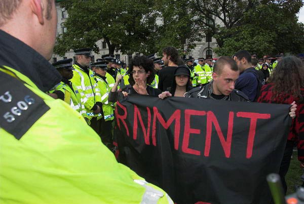 Sack Parliament &copy; Peter Marshall, 2006