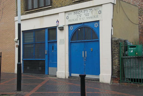 London &copy; Peter Marshall, 2006