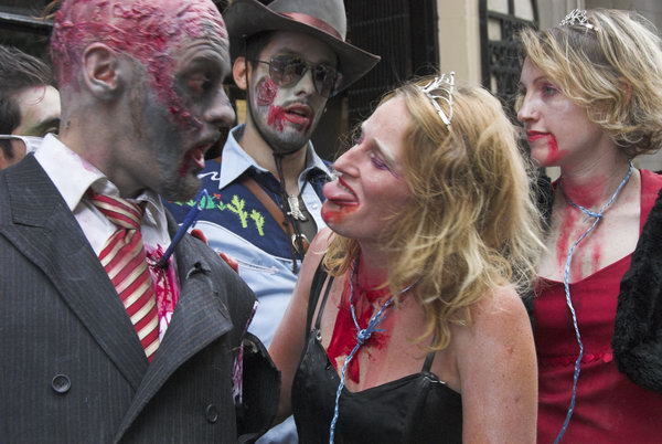 Crawl of the Dead &copy; Peter Marshall, 2006