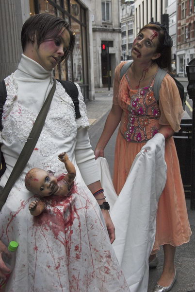 Crawl of the Dead &copy; Peter Marshall, 2006