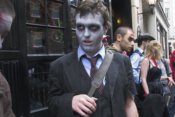 Crawl of the Dead &copy; Peter Marshall, 2006