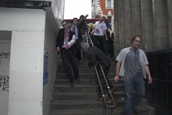 Crawl of the Dead &copy; Peter Marshall, 2006