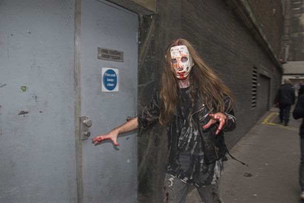 Crawl of the Dead &copy; Peter Marshall, 2006