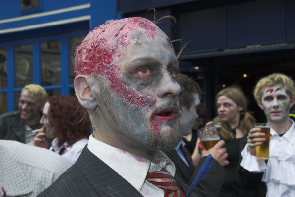 Crawl of the Dead &copy; Peter Marshall, 2006
