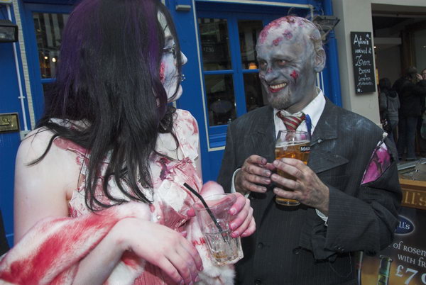 Crawl of the Dead &copy; Peter Marshall, 2006