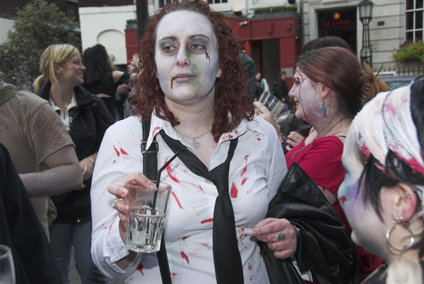 Crawl of the Dead &copy; Peter Marshall, 2006
