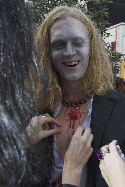 Crawl of the Dead &copy; Peter Marshall, 2006