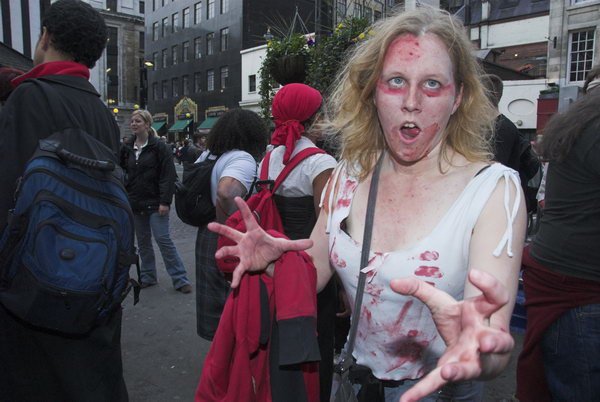 Crawl of the Dead &copy; Peter Marshall, 2006