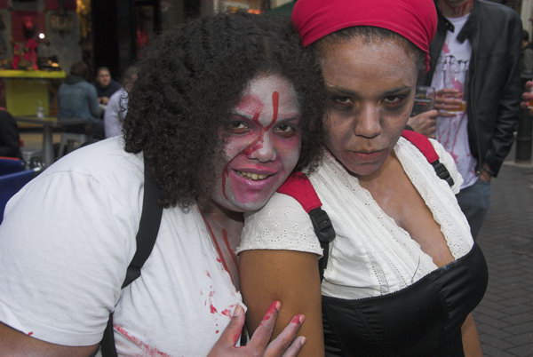 Crawl of the Dead &copy; Peter Marshall, 2006