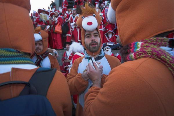 Santacon &copy; Peter Marshall, 2006