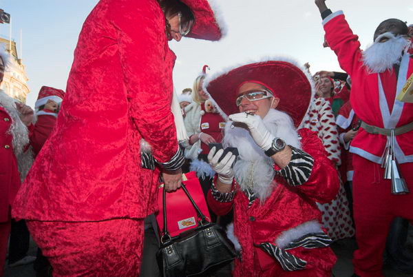Santacon &copy; Peter Marshall, 2006