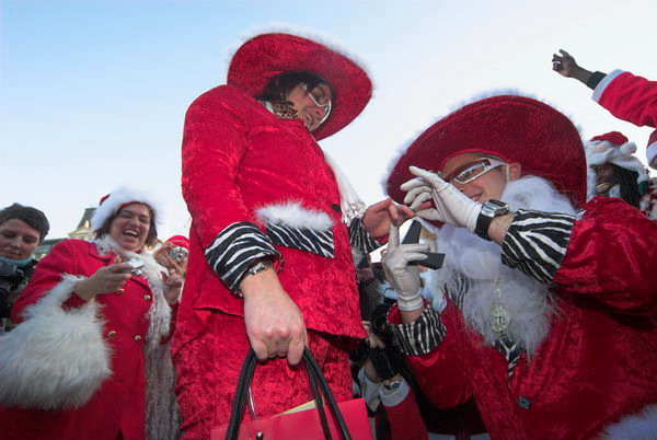 Santacon &copy; Peter Marshall, 2006