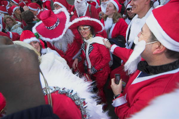 Santacon &copy; Peter Marshall, 2006