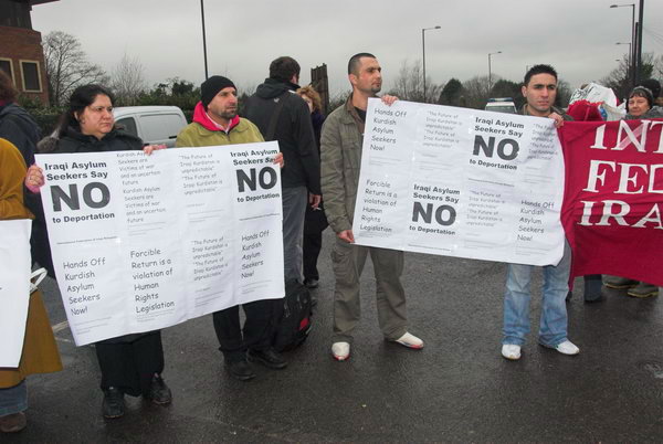 No Borders, Harmondsworth. &copy; 2007, Peter Marshall