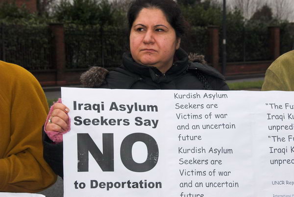 No Borders, Harmondsworth. &copy; 2007, Peter Marshall