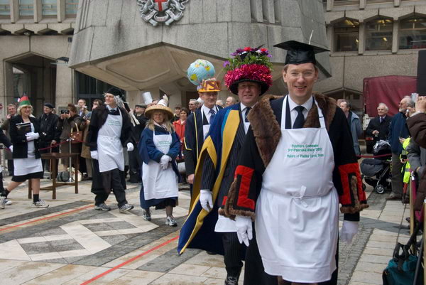 Worshipful Company of Poulters Pancake Race © 2007, Peter Marshall